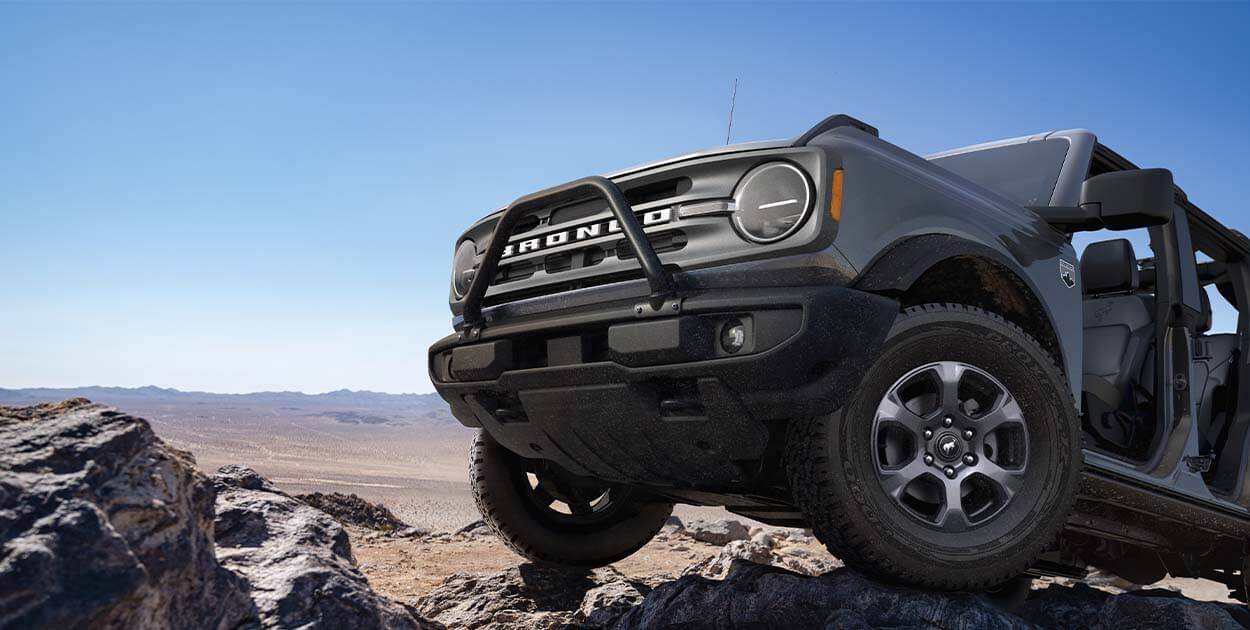 Enjoy the best Ventral Angle of Ford™ Bronco™ 2022 4 door on steep slopes