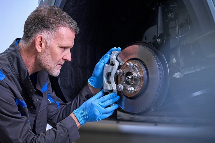 Learn about the Advantages of Scheduling Brake Maintenance Service for your Ford Vehicle