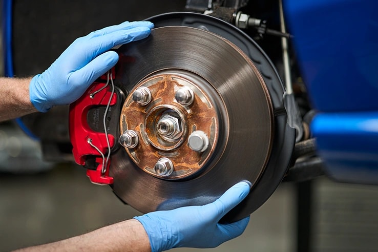 Perform the Maintenance or Replacement of Shocks Absorbers to your Ford Car, SUV, Pickup or Truck