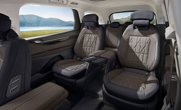 Ford™ Edge™ 2026 is an SUV with a functional design, ideal for family trips