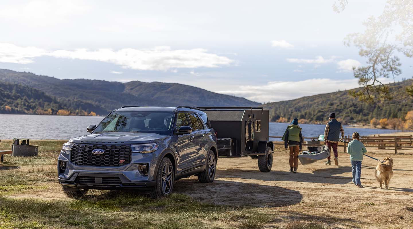 Discover Parking Assistance that will allow you to perform maneuvers in 2025 Explorer®