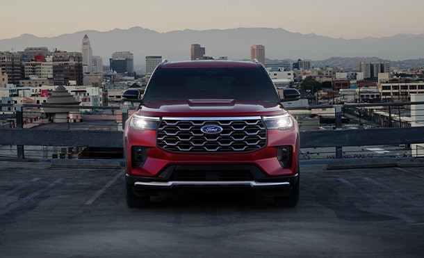 2025 Explorer®, offers two Front Grill options with Honeycomb or Wing design