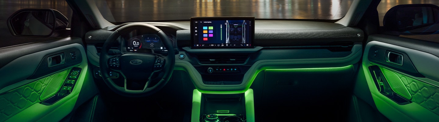 2025 Explorer®: the SUV that equips a 13.2-inch Central Touch Screen