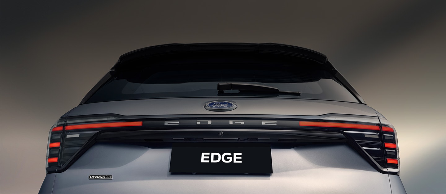 Discover the interior and exterior design, paint colors of Ford™ Edge™ 2026 in Caribe