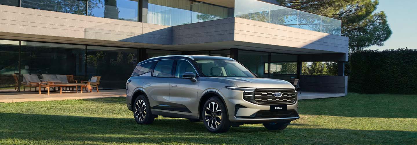 Ford™ Edge™ 2026, a family SUV with a hybrid electric and gasoline engine for fuel savings