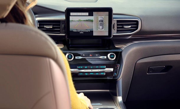 Check out the 360-Degree Camera with Split-View Display equipped on 2023 Ford Explorer SUV