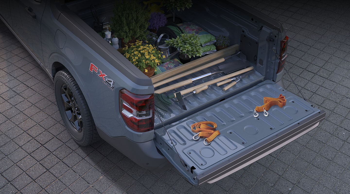 Ford Maverick 2025: small pickup for loading and light work tasks