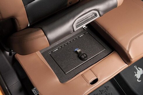 Descubre Accesorios Ford Bronco en CB, Vehículo Asegurado por Tapa de la consola Asiento Trasero