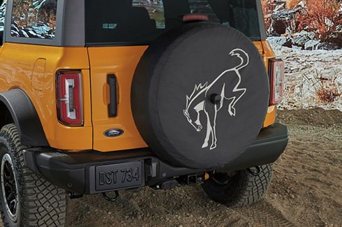 Descubre Accesorios Ford Bronco en PR, Cubierta para Goma de Refacción Absatract Bronco Blanco