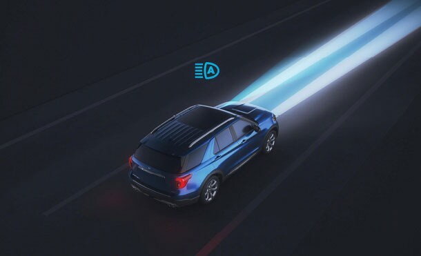 Descubre la Asistencia en Faros Delanteros con Luz Alta Automática equipada en Ford Explorer 2023