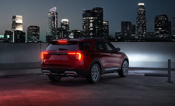 Conoce los Asombrosos Faros Delanteros LED que equipa la Camioneta SUV Ford Explorer 2025