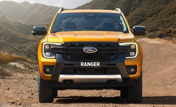 Faros Delanteros LED equipados en Ranger™, la Pickup de Gran Diseño Exterior