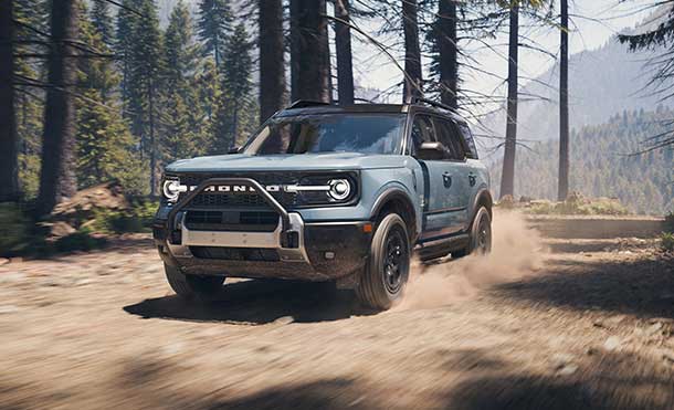 Bronco Sport® 2025, available in Caribe, with SYNC 4 screen and operating system