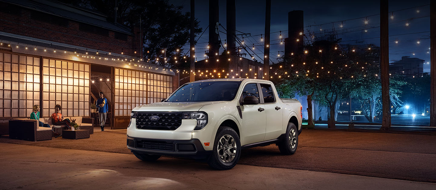 Discover the design and aesthetics of compact pickup Maverick™ 2025, available in Caribbean